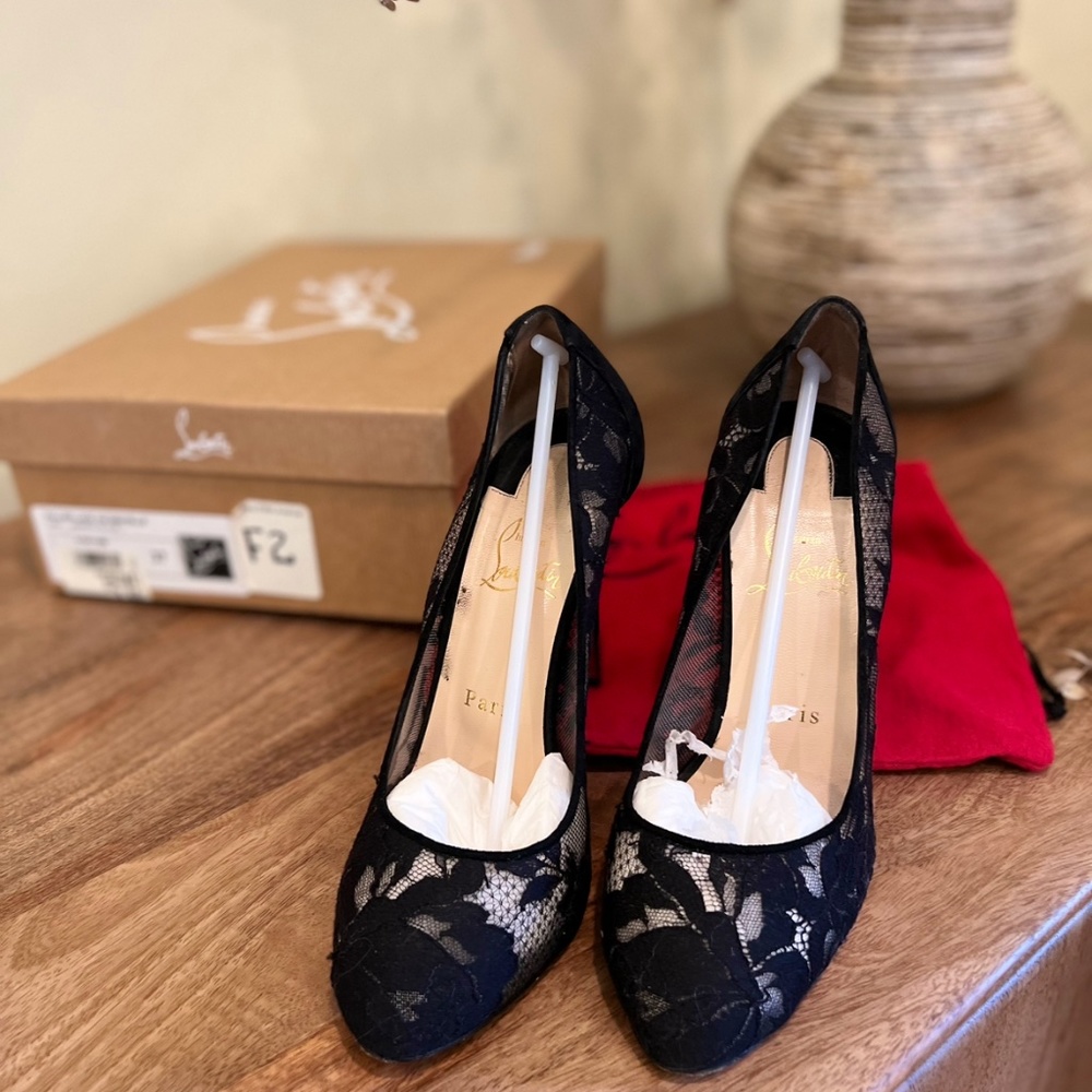 CHRISTIAN LOUBOUTIN Lace Dentelle 100